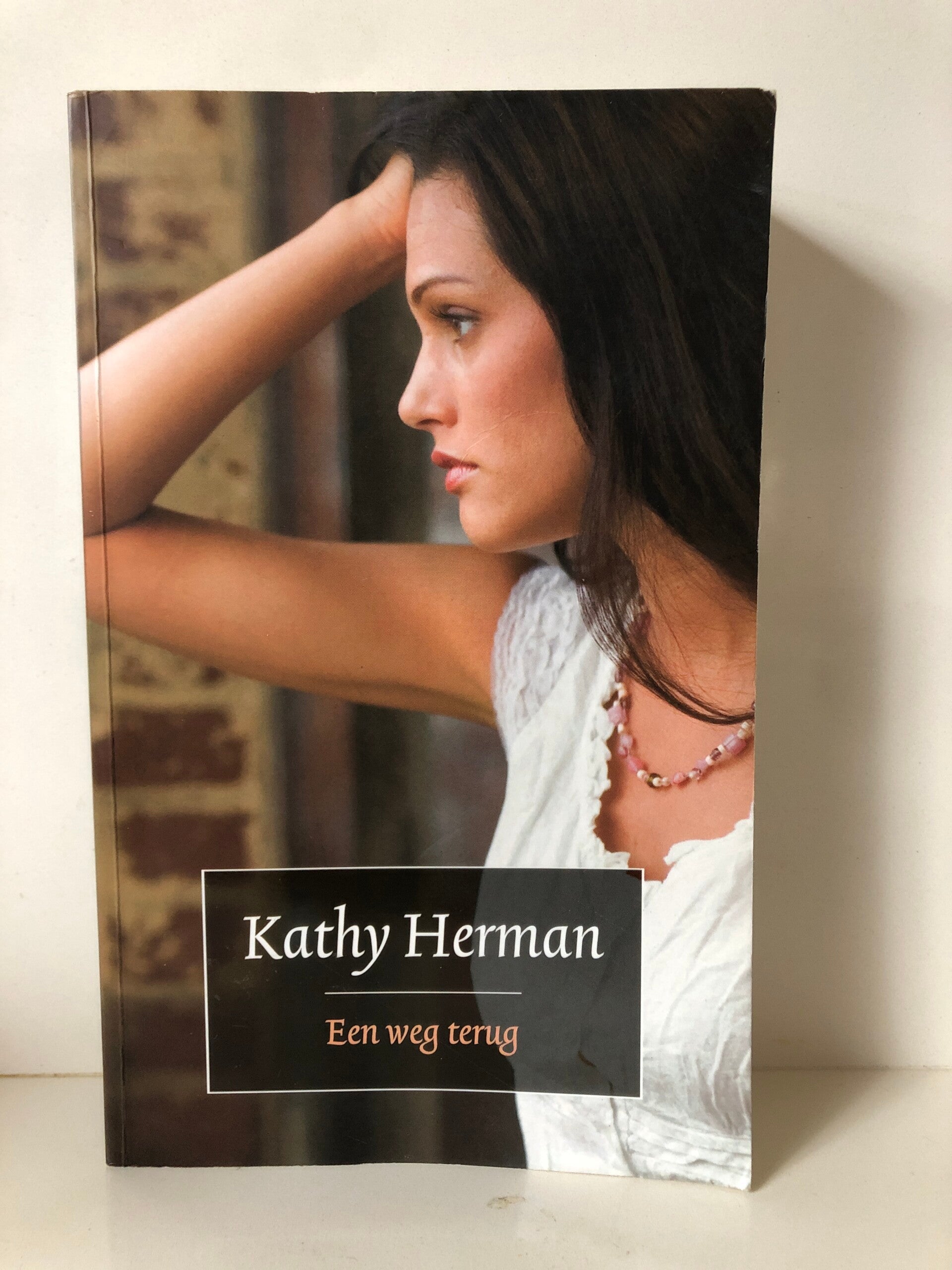 Een weg terug. Schrijver: Kathy Herman