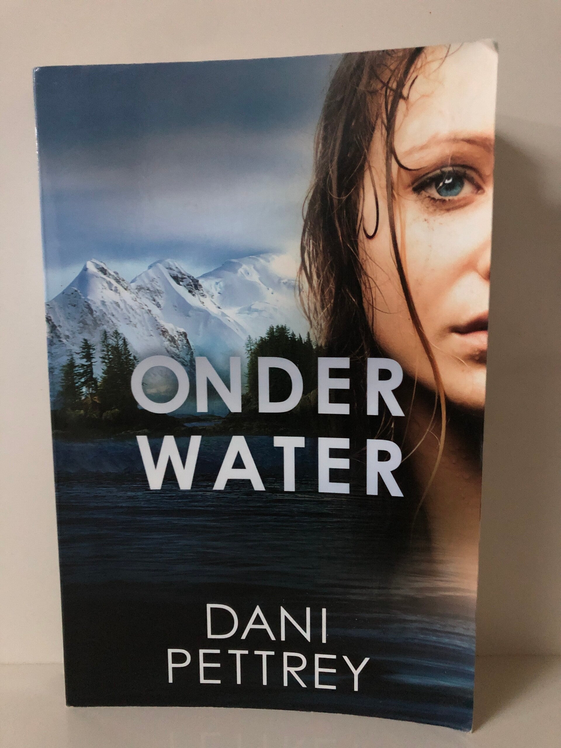 Onder water. Schrijver: dani Pettrey