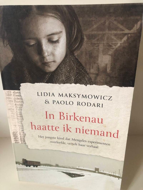 In Birkenau haatte ik niemand. Het jongste kind dat Mengeles experimenten overleefde, verteld haar verhaal. Schrijver: Lidia Maksymowicz & Paolo Rodari