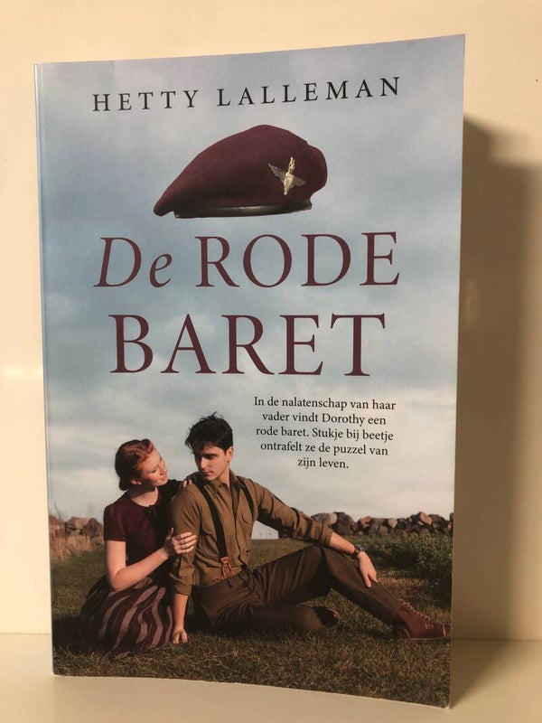 De rode baret. In nalatenschap van haar vader vindt Dorothy een rode baret. Schrijver: Hetty lalleman