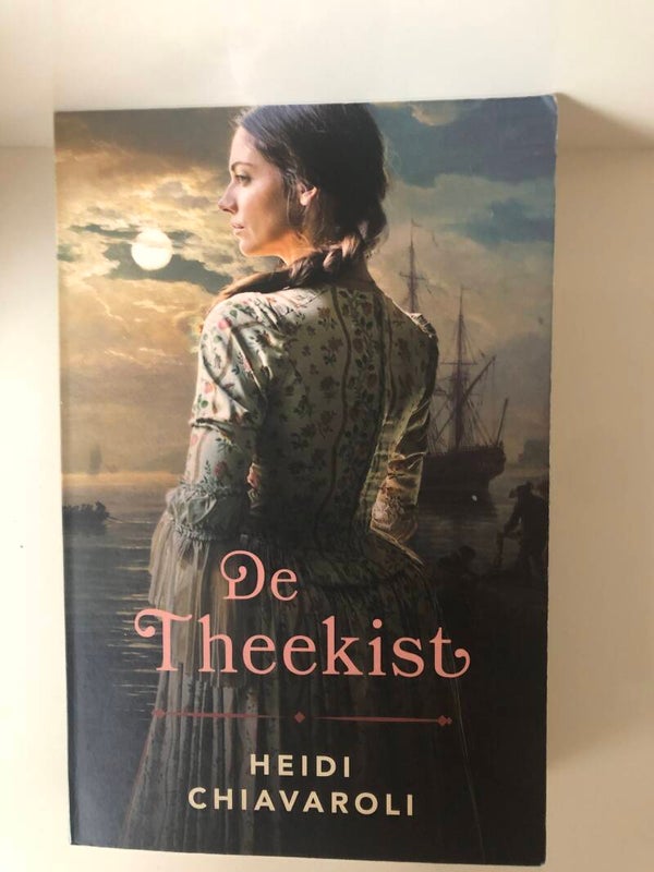 De Theekist. Schrijver: Heidi Chiavaroli. Schrijver: