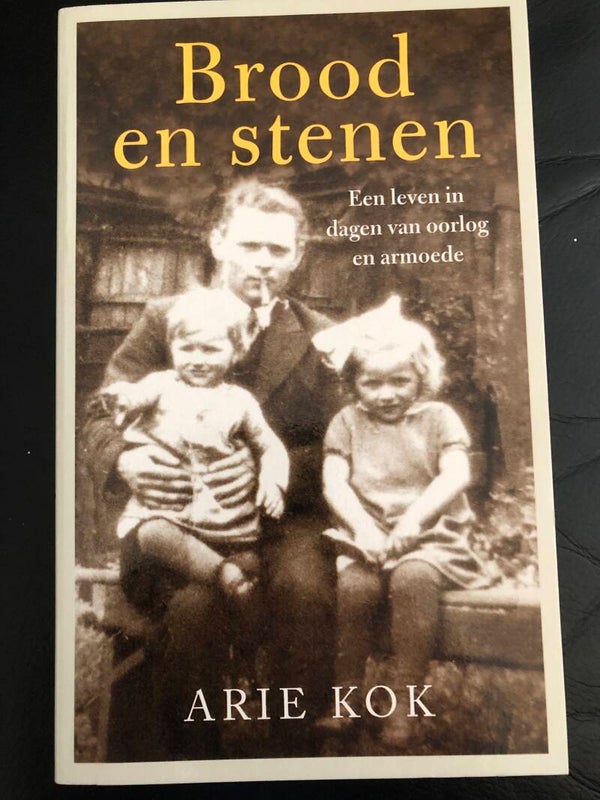 Brood en stenen. Een leven in dagen van oorlog en armoede. Schrijver: arie Kok