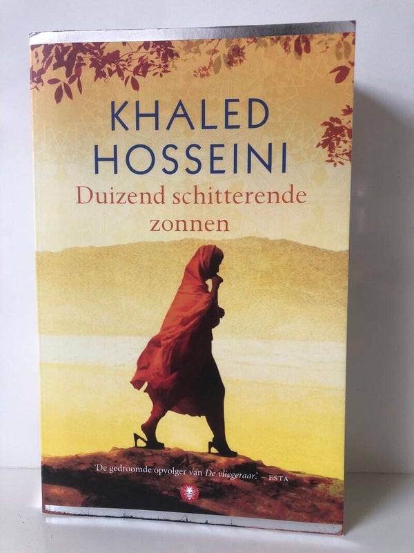Duizend schiterende zonnen. Schrijver: Khaled Hosseinni.