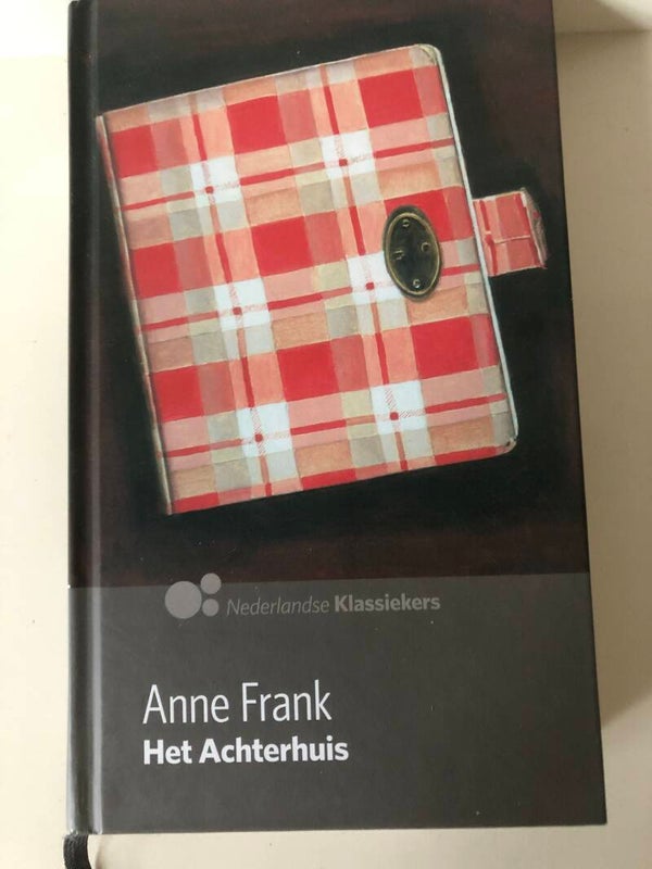 Anne Frank . Het Achterhuis. nederlandse Klassiekers. Samengesteld door: Otto Frank en Mirjam Pressler