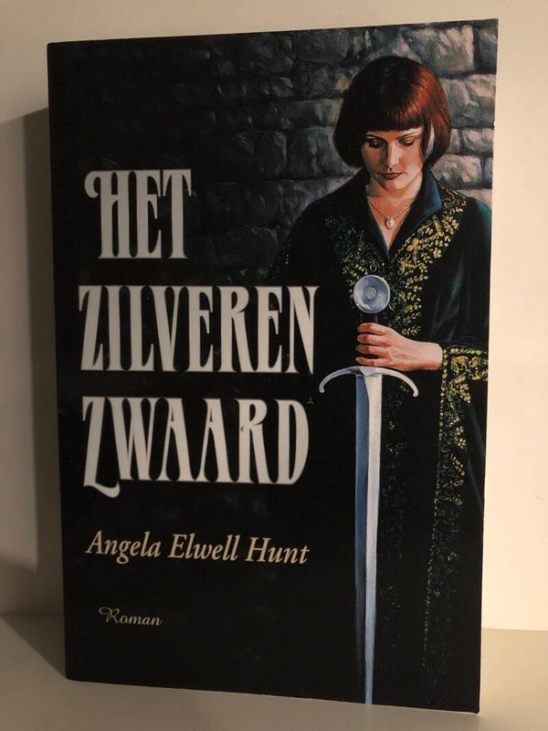 Het zilveren zwaard. Schrijver: Angela Elwell Hunt