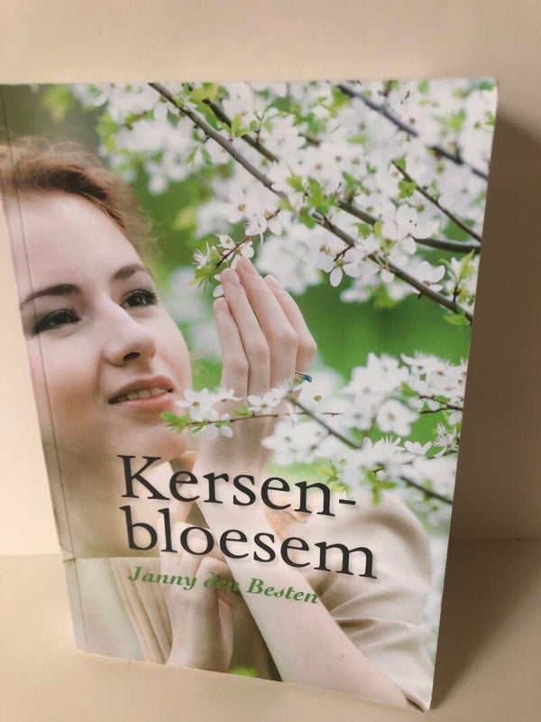 Kersenbloesem. Schrijver: Janny den Besten