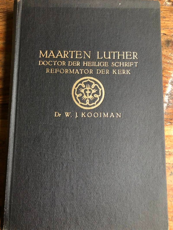 Maarten luther Doctor der Heilige schrift reformator der kerk. Schrijver: dr.W.J. Kooiman