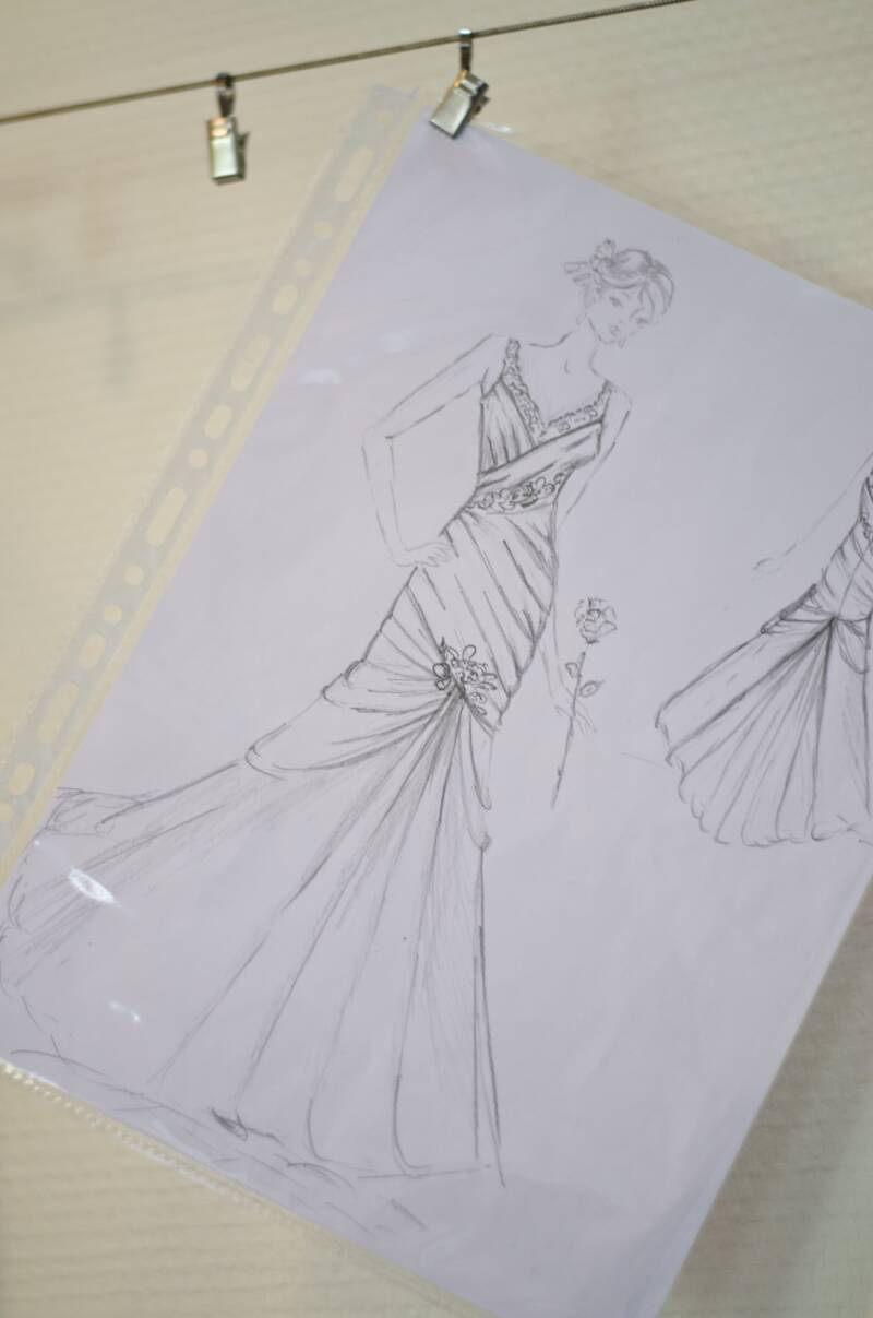 bruidsjapon-fishtailmodel-schets-van-modestudio-jacoba-couture-bruidsmode-maatwerk-standard.jpg