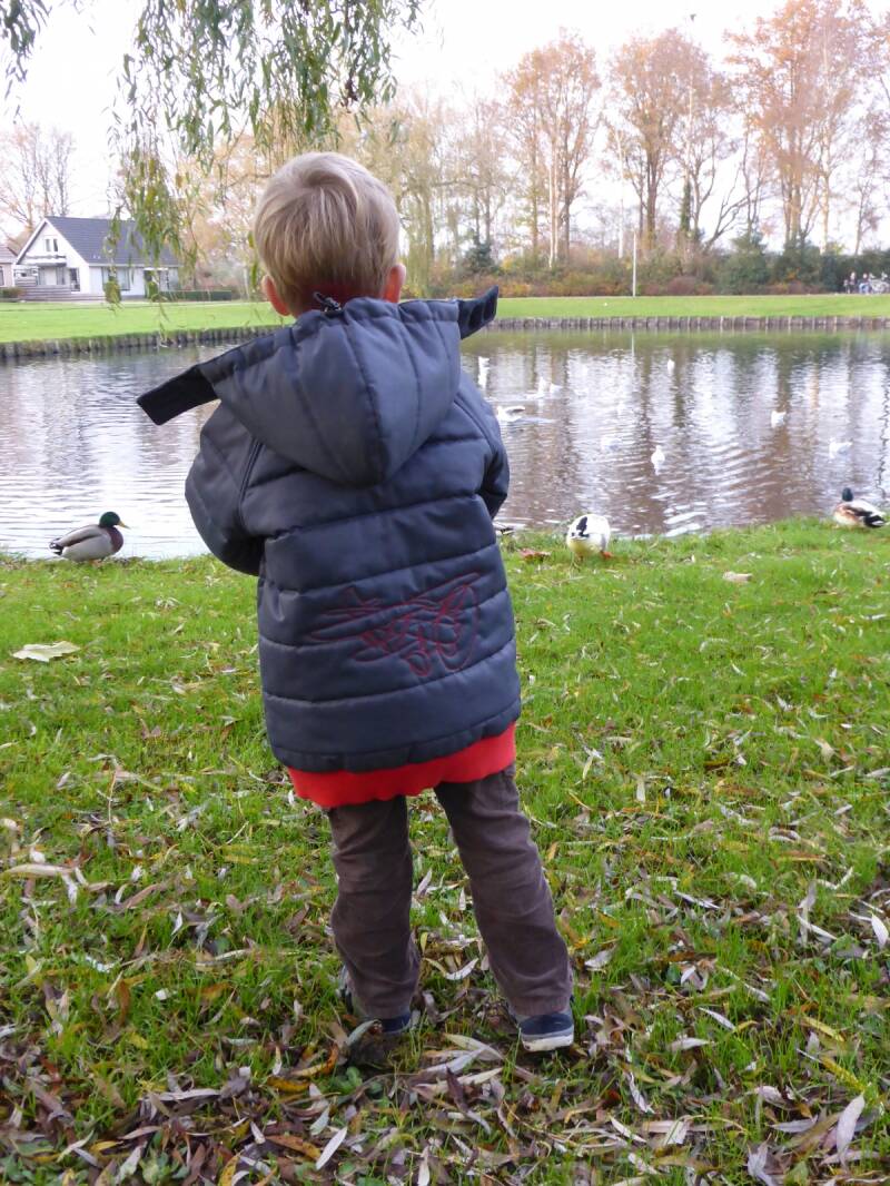 stoer-jongensjack-achterkant-gemaakt-bij-modevakschool-modestudio-jacoba-standard.jpg