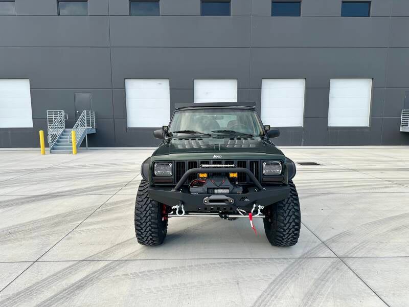1997 Jeep Cherokee XJ - Moss Green Pearl | Hazard Buildz