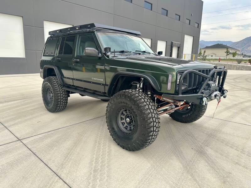 Moss Green Pearl 1997 Jeep Cherokee XJ | Hazard Buildz