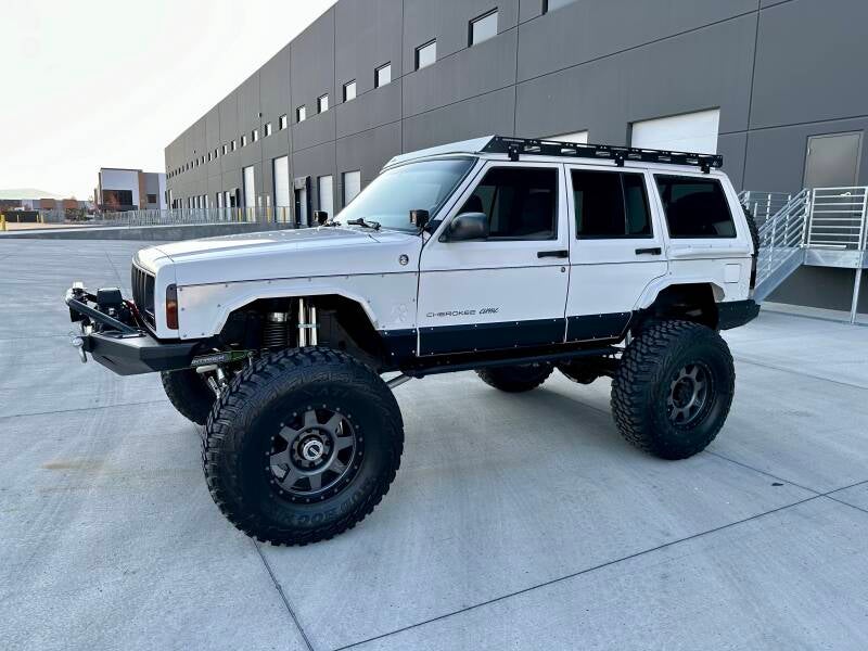チェシャー BUILT 1998 Jeep Cherokee XJ Classic | Hazard Buildz