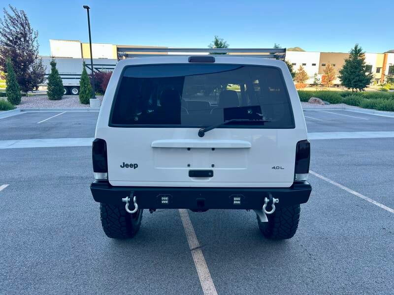 1998 Jeep Cherokee XJ LIMITED | Hazard Buildz