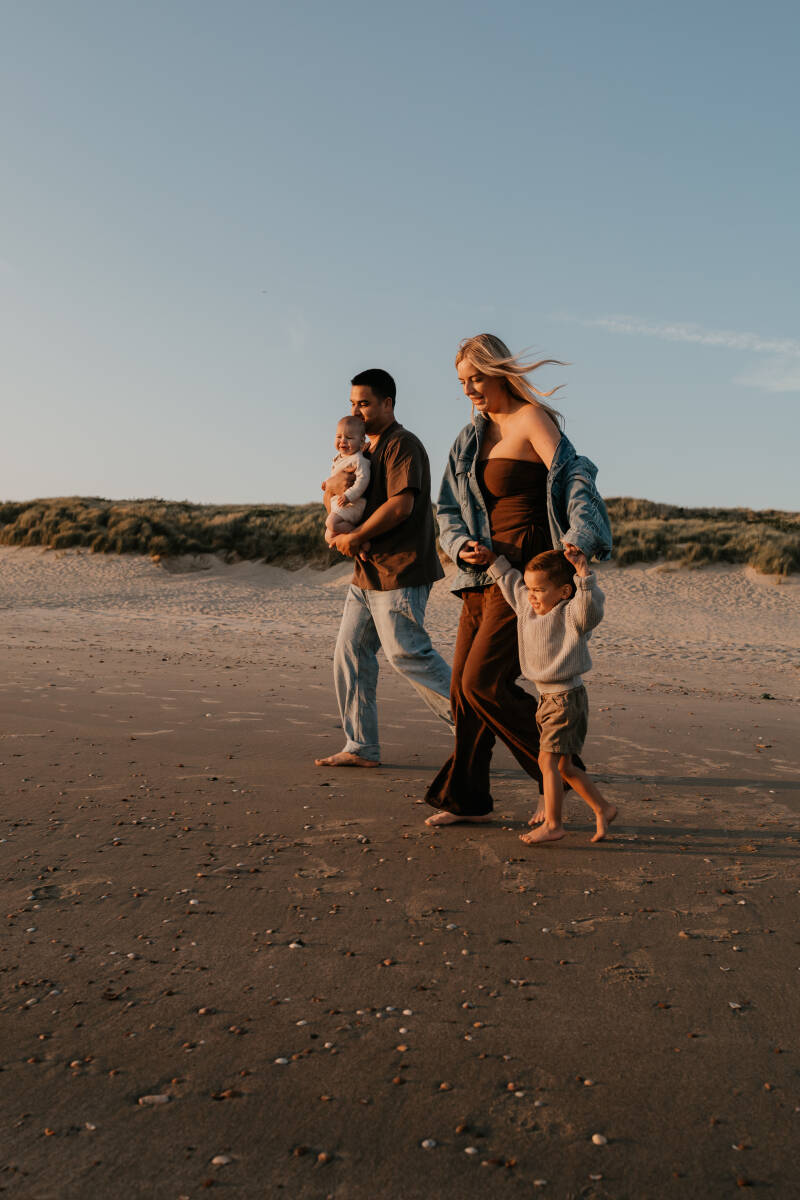 Gezinsshoot op het strand