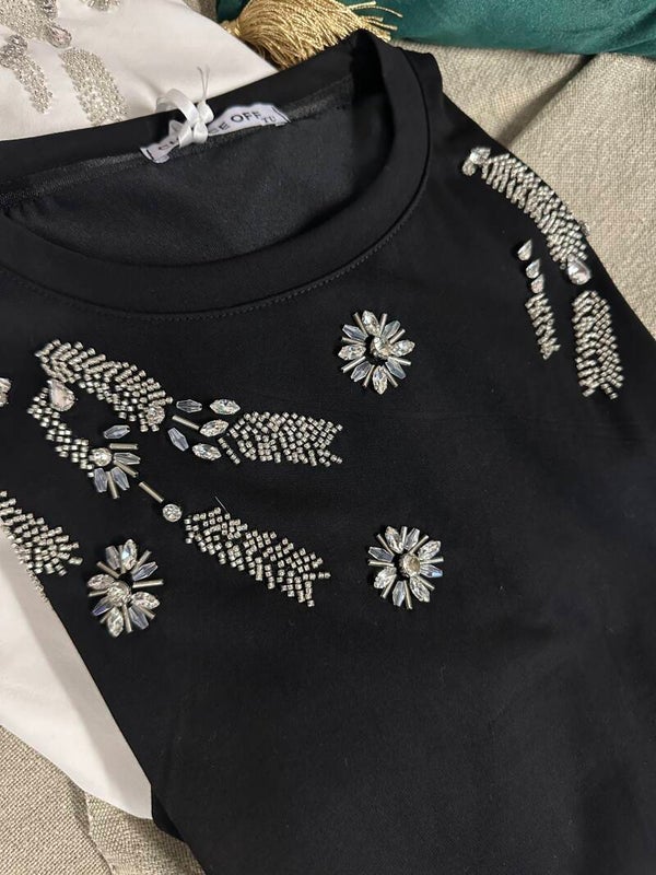t-shirt nera strass