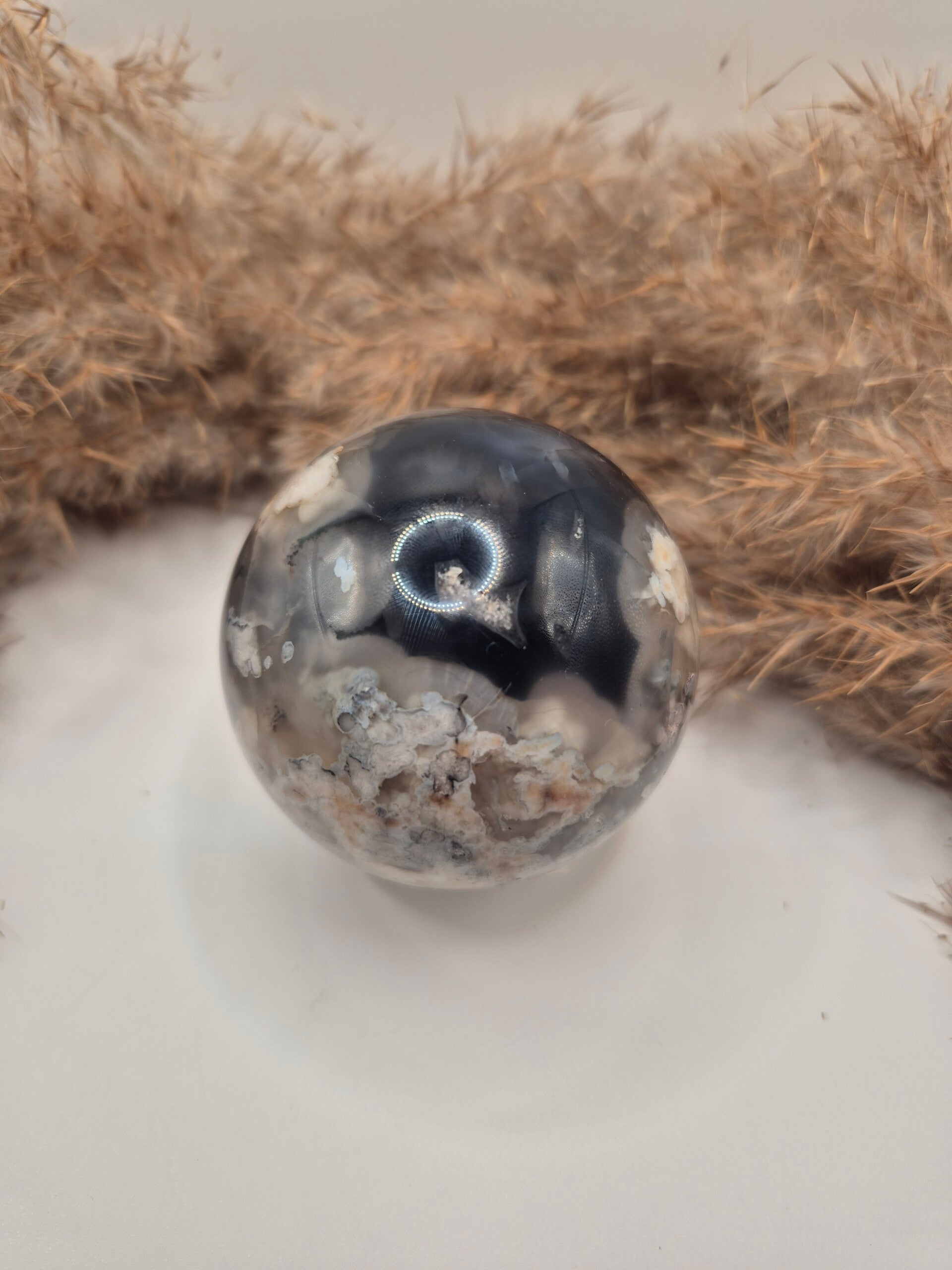 Schwarze Blumenachat Kugel