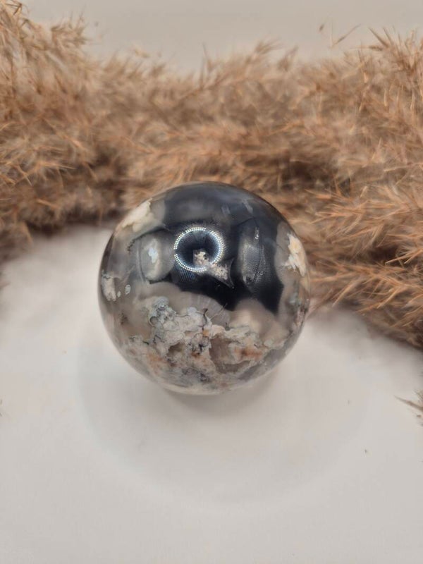 Schwarze Blumenachat Kugel