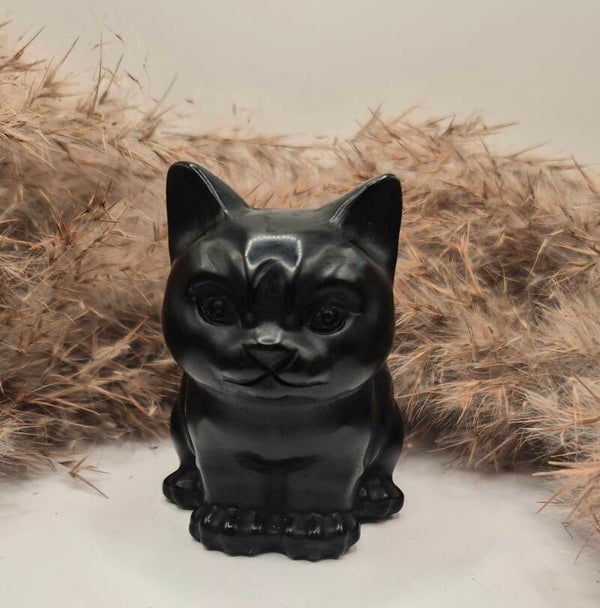Schwarze Obsidian Katze