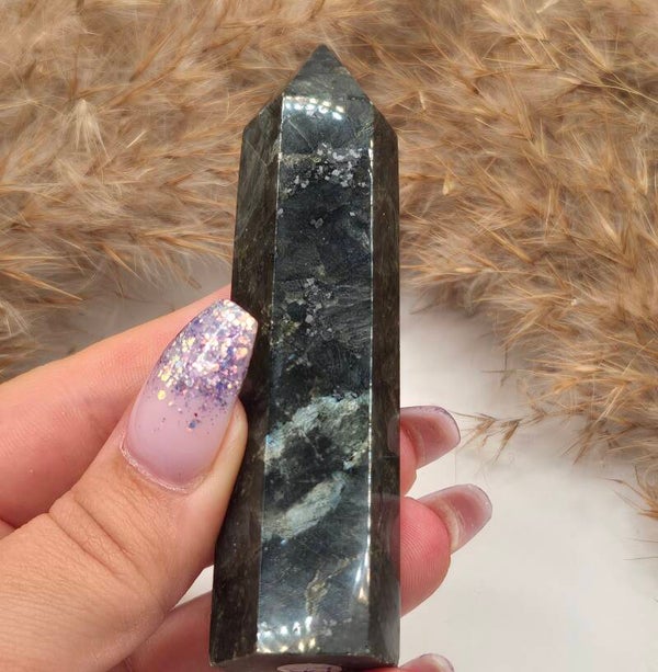 Lavikit Obelisk