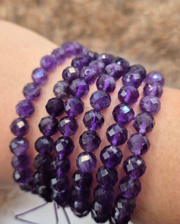 Facettiertes Amethyst Kugelarmband