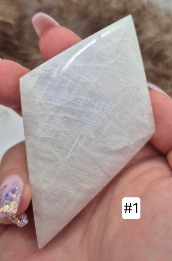 Weißer Mondachat Diamant auf Ständer (B-Ware)