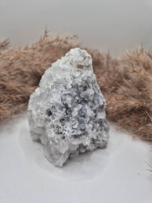Calcit mit Sphalerit Cluster (UV aktiv)