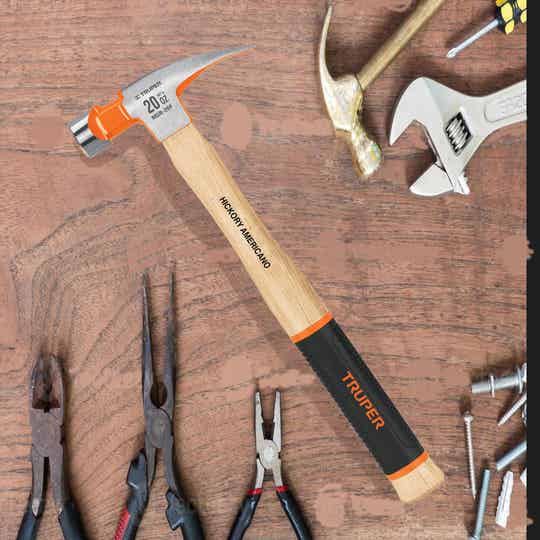 MARTILLO PULIDO 20 OZ UÑA RECTA, BOCA FRESADA, TRUPER GRIP