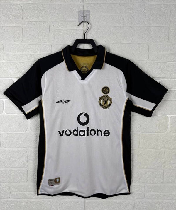2001-2002 Manchester United Umbro away white and gold