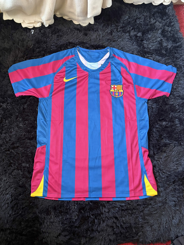 Instant Shipping Barcelona 2005/06 home (large)