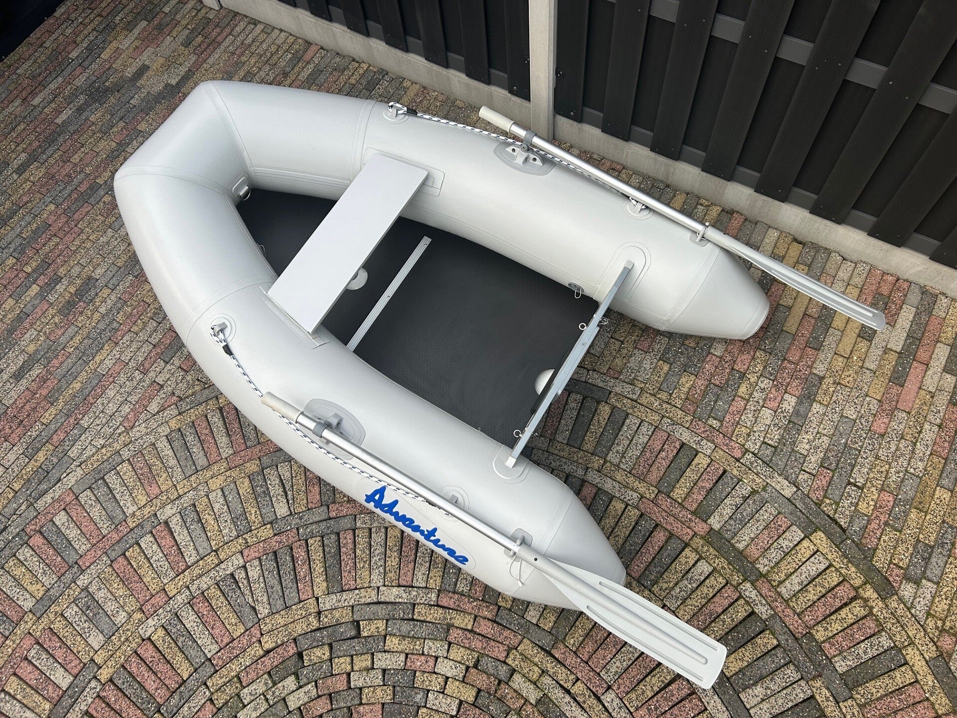 Adventure ABT-220 Luxe 2.20 x 1.45 tubes Ø 38cm (betonplex  / opblaasbare kiel)