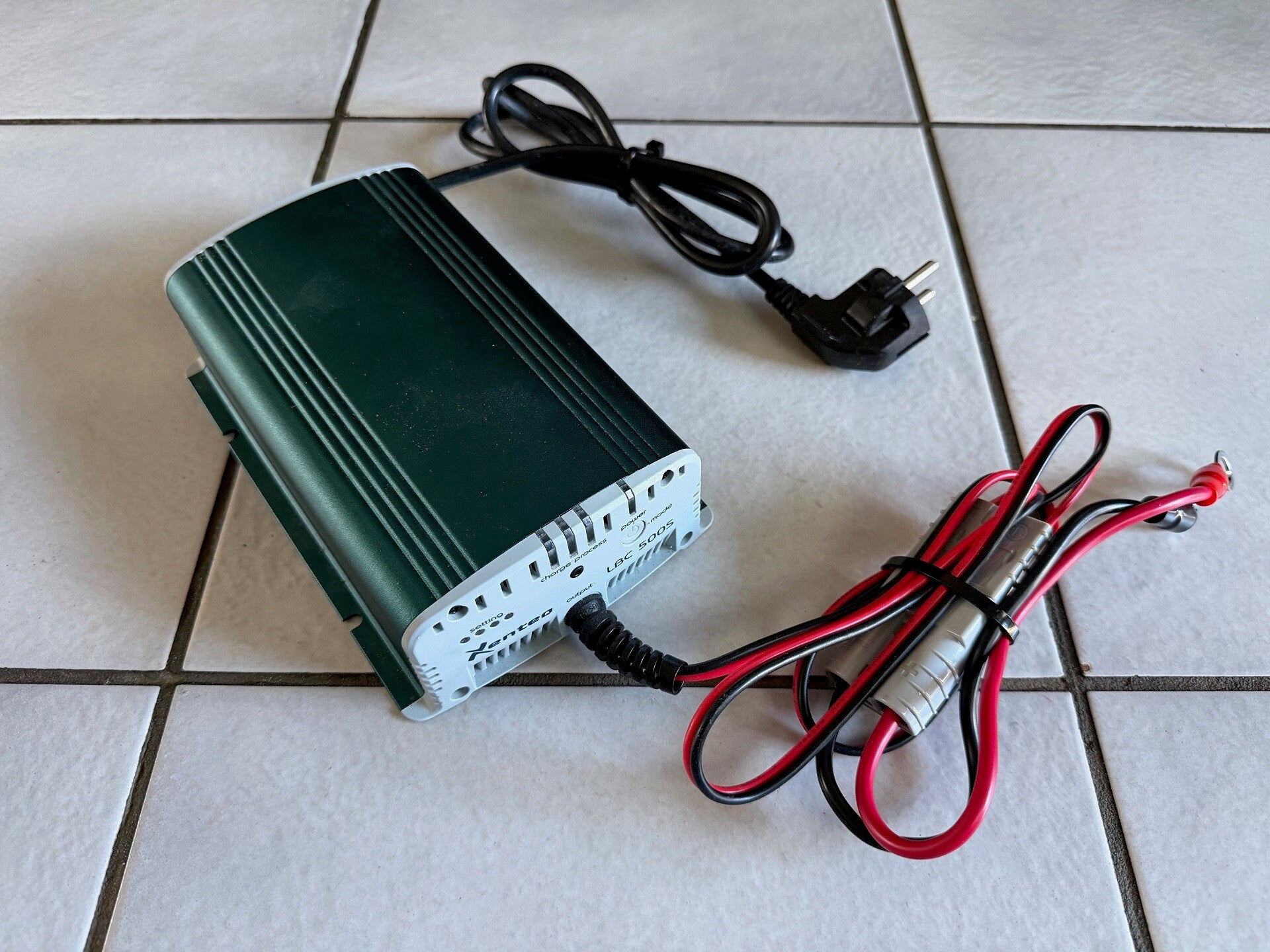 Xenteq LBC 512S accu oplader 10A ook voor LifeP04