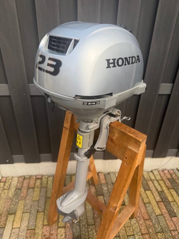 Honda 2.3 pk four/stroke betreft het huidige nieuwe model ! luchtkoeling