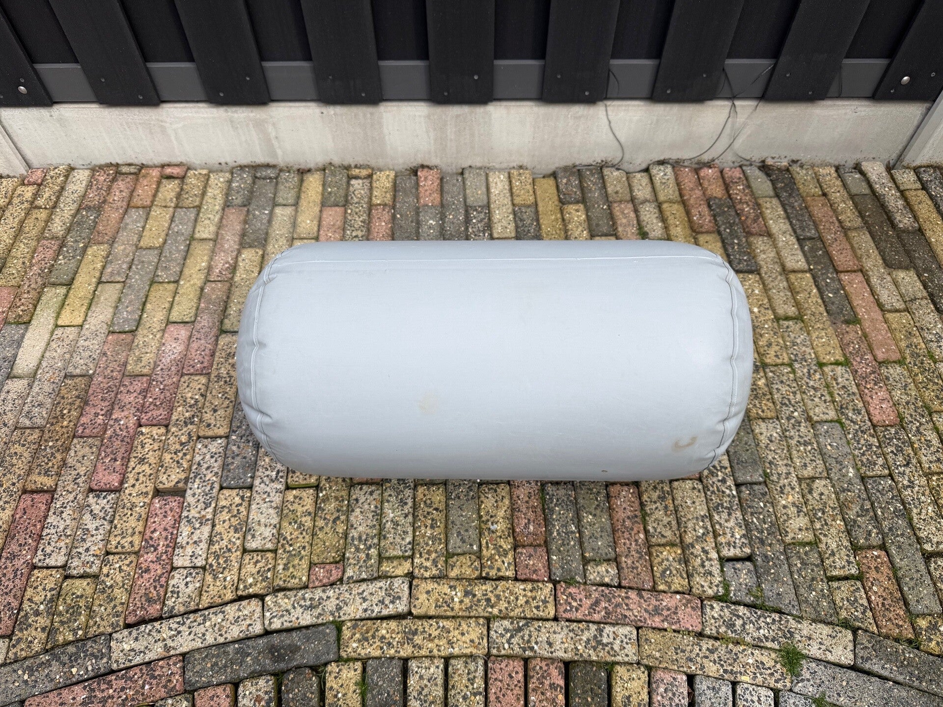 Narwhal zitrol / opblaas zitkussen 62 x Ø 30 cm geschikt voor diverse rubberboten