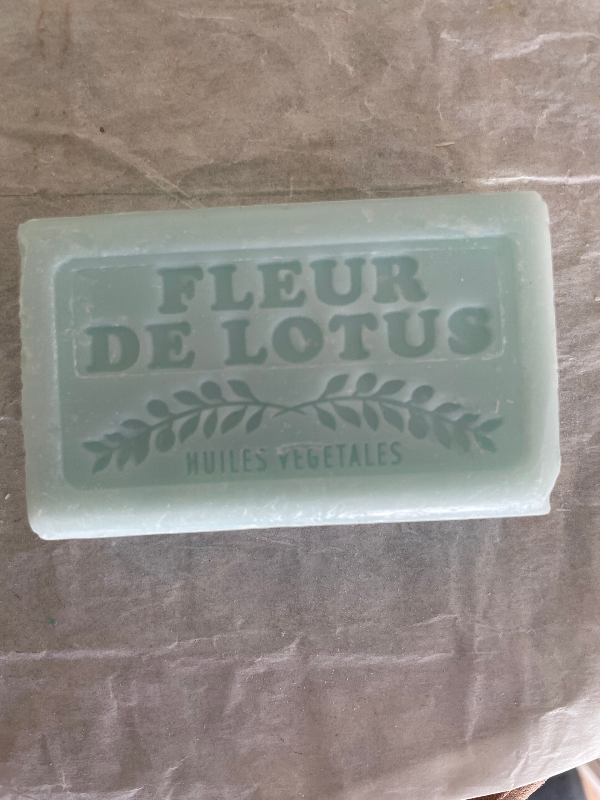Savon Marseille , bio, fleur de lotus, 120 g