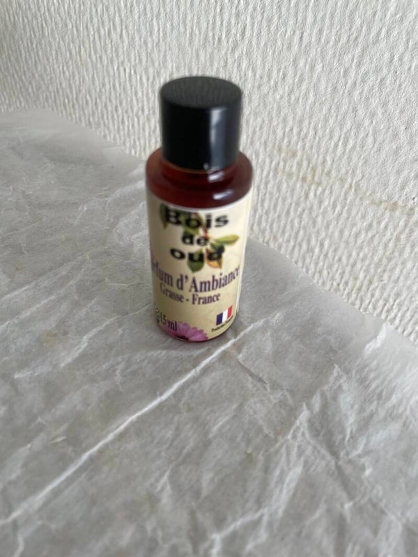 Parfum d’ambiance bois de oud, 15 ml