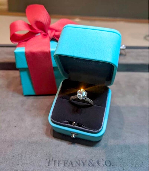 TIFFANY & CO. Anillo  (Versión en Zafiro) (Tallas: 5, 6 y 9)