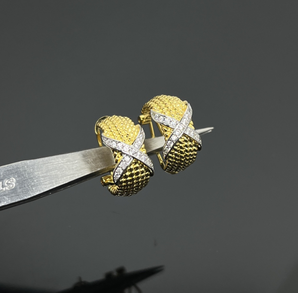 Tiffany Aretes