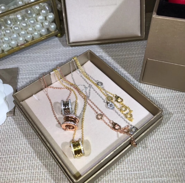 BVLGARI Collar (3 Tonos)