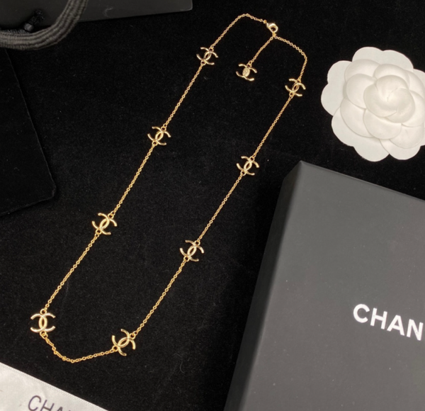 CHANEL Collar