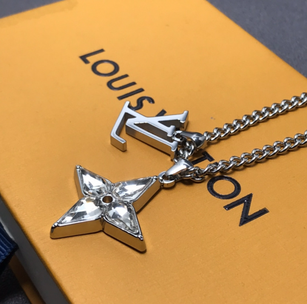 Louis Vuitton Collar