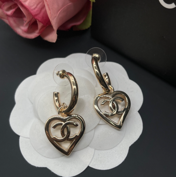 CHANEL Aretes