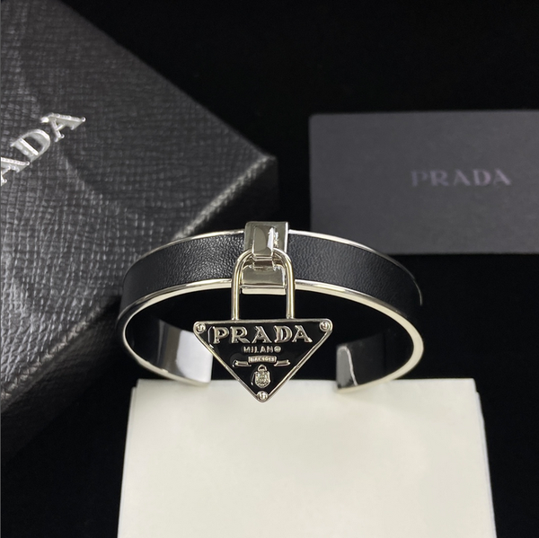 Brazalete Prada