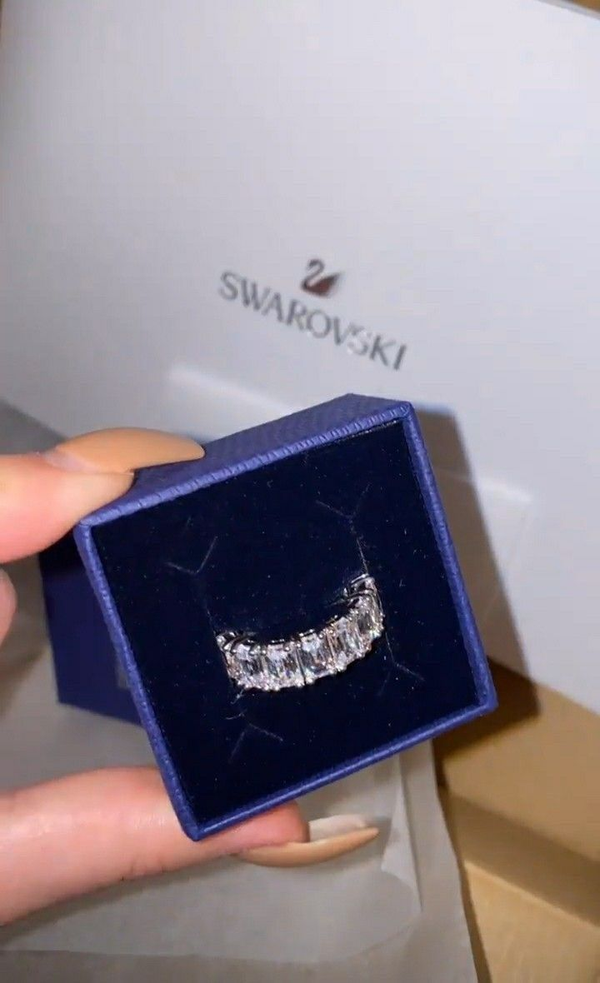 Anillo Swarovski (Talla 6 y 8)
