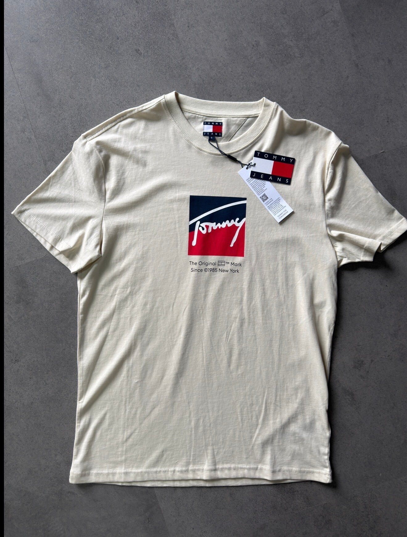 CAMISETA TOMMY JEANS
