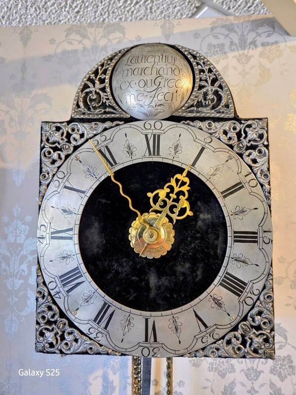 D14 LUIKSE KLOK. ROND 1760