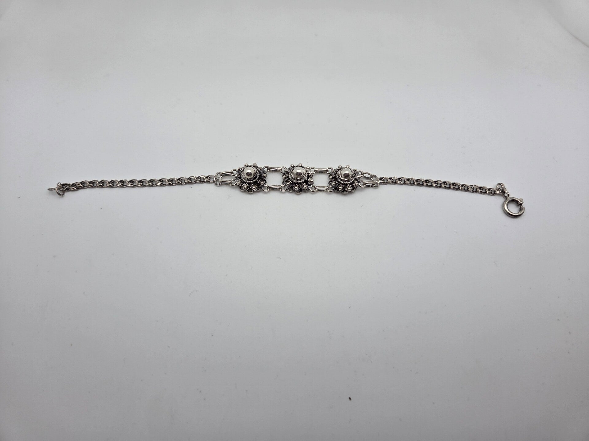Z24: Zilveren armband met zeeuwse knop