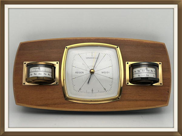 B15 : Vintage barometer