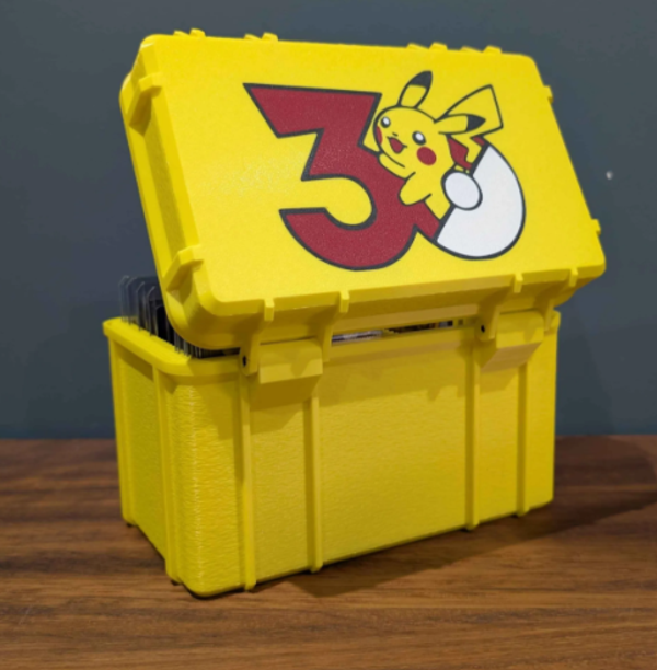 Estuche TCG Pokémon Pikachu 30 Aniversario