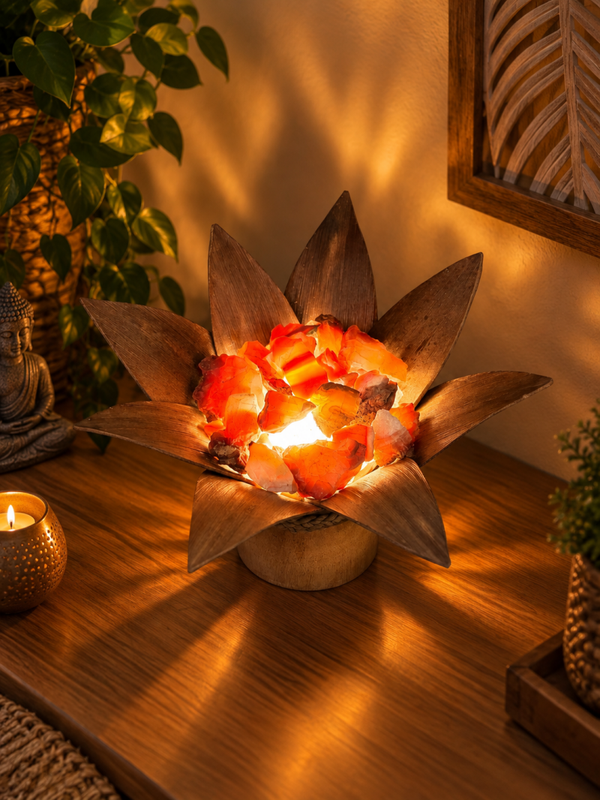 Lampe artisanale en feuilles de bananier / Cornaline / Cristal de Roche