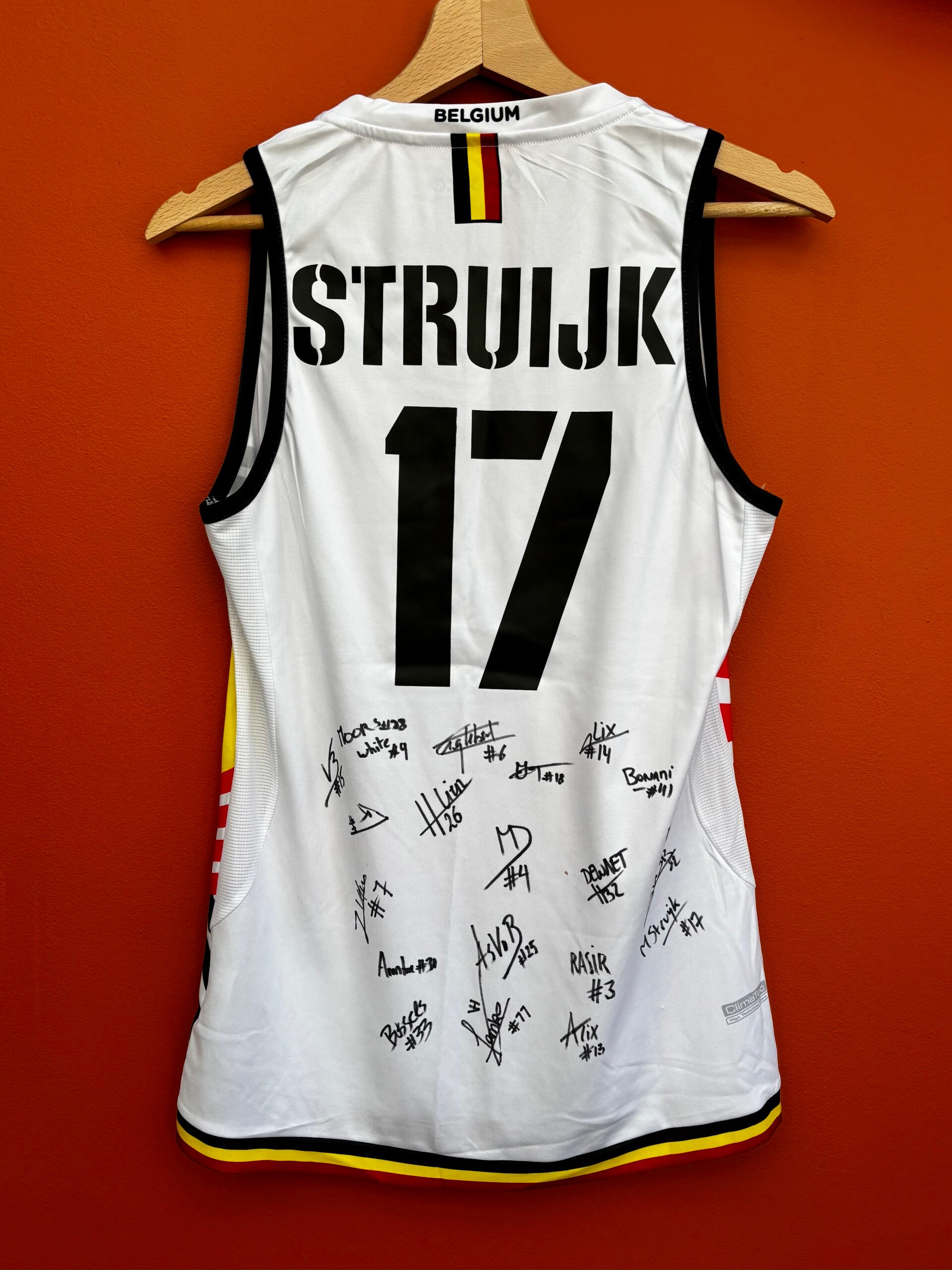 Tombola: gesigneerd truitje Red Panthers